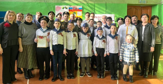 Школьный «Смотр строя и песни».